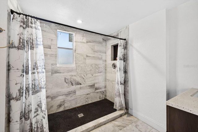 4205 N 15TH STREET, Tampa, FL 33610