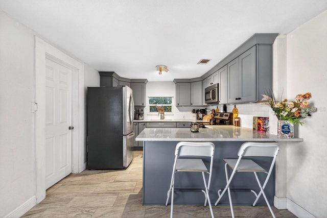 4205 N 15TH STREET, Tampa, FL 33610