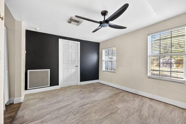 4205 N 15TH STREET, Tampa, FL 33610