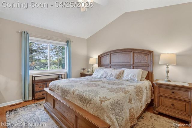 22290 Quail Run Circle 6, South Lyon, MI 48178