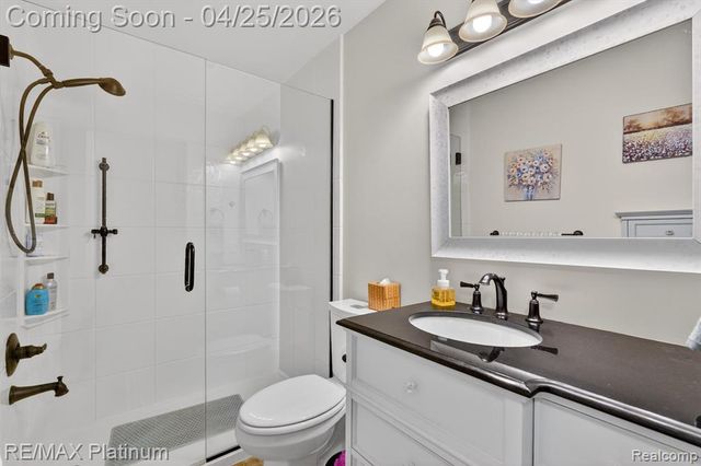 22290 Quail Run Circle 6, South Lyon, MI 48178