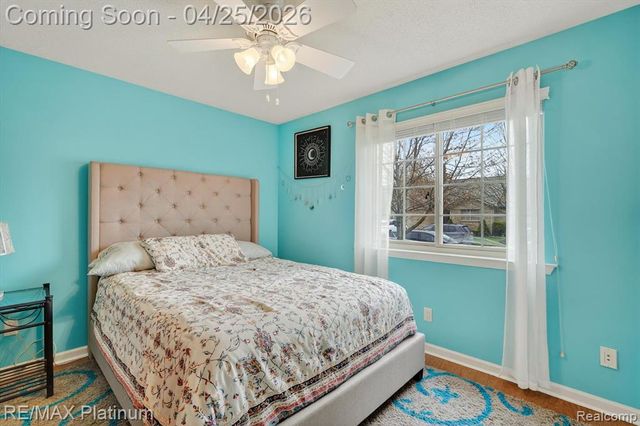 22290 Quail Run Circle 6, South Lyon, MI 48178