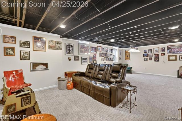 22290 Quail Run Circle 6, South Lyon, MI 48178