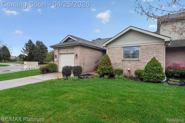 22290 Quail Run Circle 6, South Lyon, MI 48178