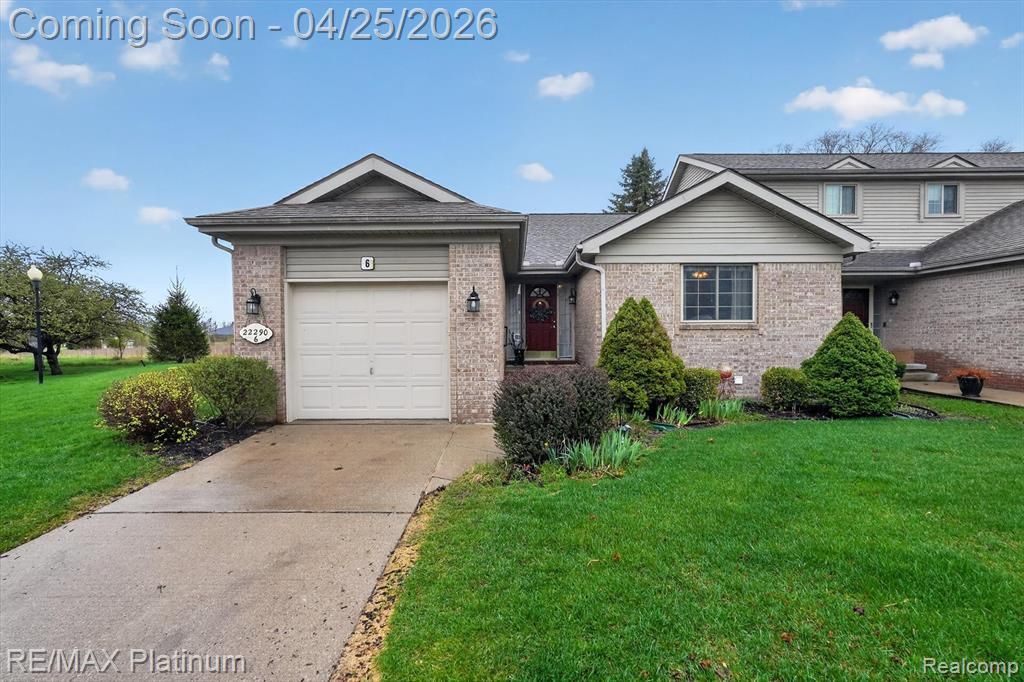 22290 Quail Run Circle 6, South Lyon, MI 48178