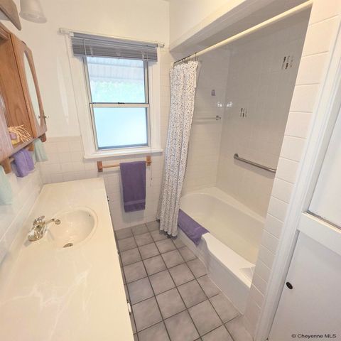 2533 DEMING BLVD, Cheyenne, WY 82001