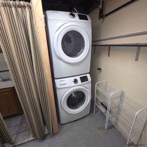 2533 DEMING BLVD, Cheyenne, WY 82001