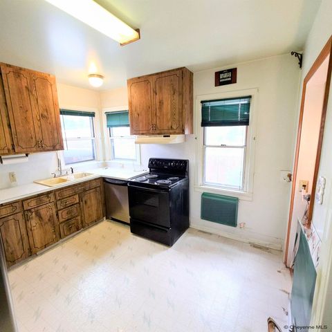 2533 DEMING BLVD, Cheyenne, WY 82001
