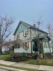 1478 Maile Avenue, Lakewood, OH 44107