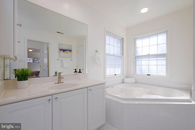 2016 N GREENBRIER ST, Arlington, VA 22205