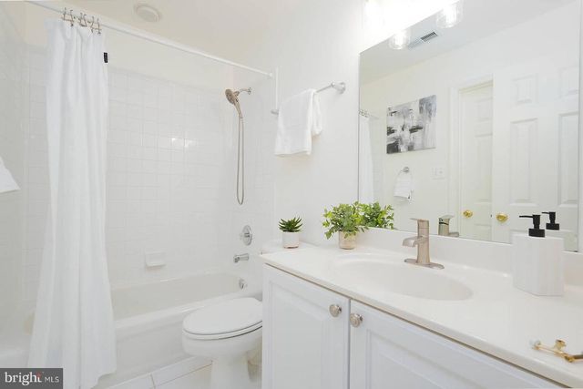 2016 N GREENBRIER ST, Arlington, VA 22205