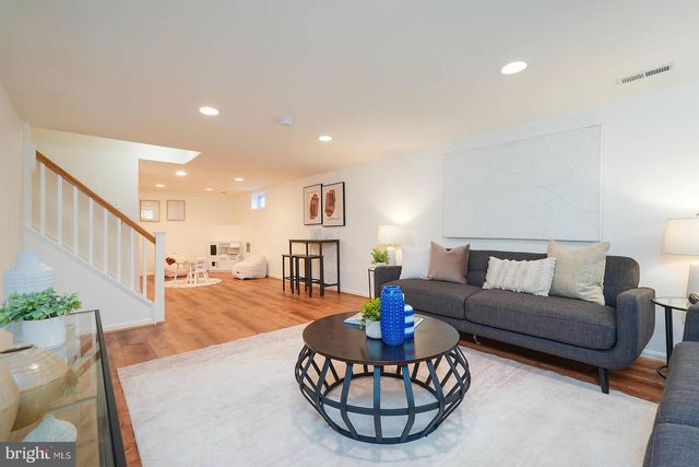 2016 N GREENBRIER ST, Arlington, VA 22205