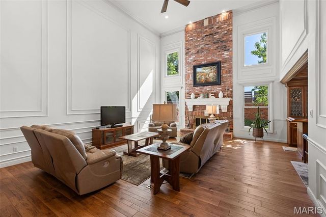 710 Willow Spring Hill Court, Town And Country, MO 63017