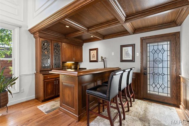 710 Willow Spring Hill Court, Town And Country, MO 63017