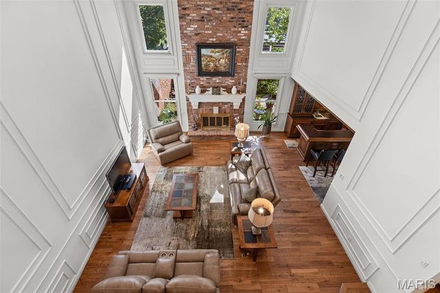 710 Willow Spring Hill Court, Town And Country, MO 63017