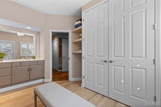 710 Willow Spring Hill Court, Town And Country, MO 63017