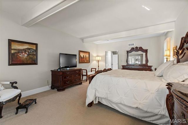 710 Willow Spring Hill Court, Town And Country, MO 63017