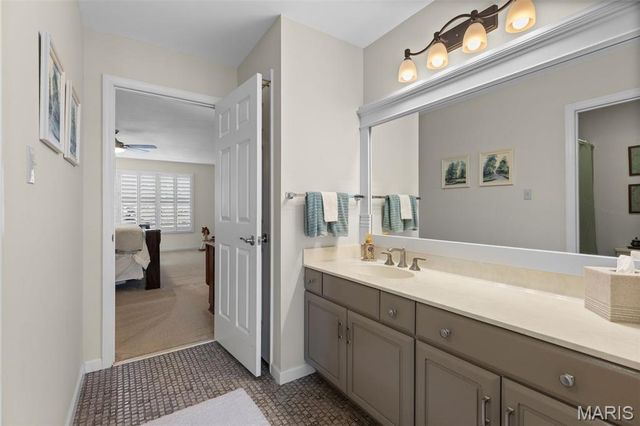 710 Willow Spring Hill Court, Town And Country, MO 63017