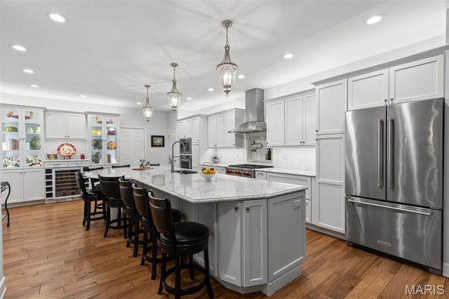 710 Willow Spring Hill Court, Town And Country, MO 63017
