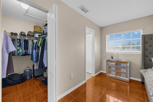 15753 SW 43rd St, Miami, FL 33185