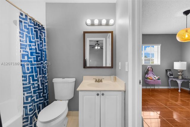 15753 SW 43rd St, Miami, FL 33185
