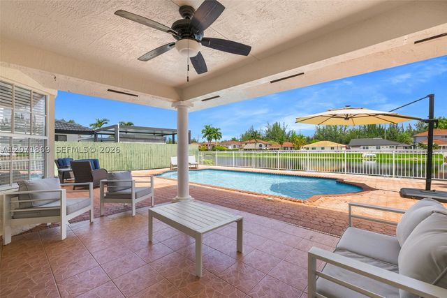 15753 SW 43rd St, Miami, FL 33185