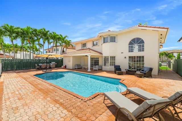 15753 SW 43rd St, Miami, FL 33185
