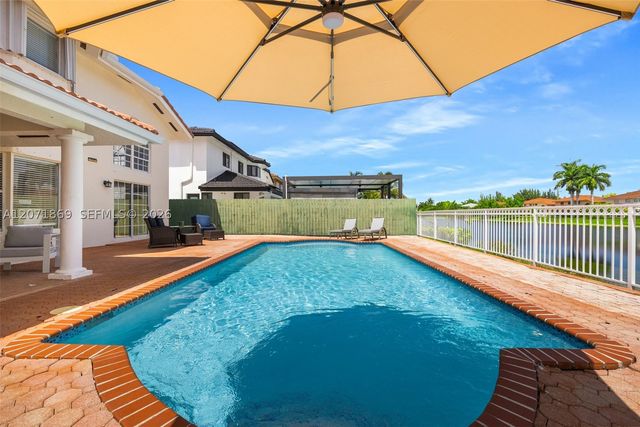 15753 SW 43rd St, Miami, FL 33185
