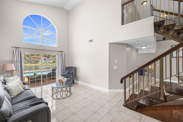 15753 SW 43rd St, Miami, FL 33185