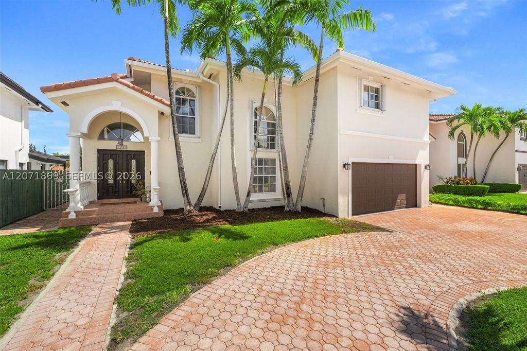 15753 SW 43rd St, Miami, FL 33185