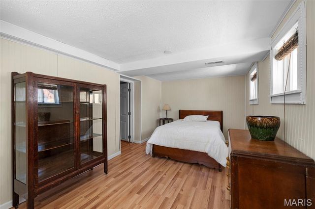 517 Jeffords Street, St Louis, MO 63125