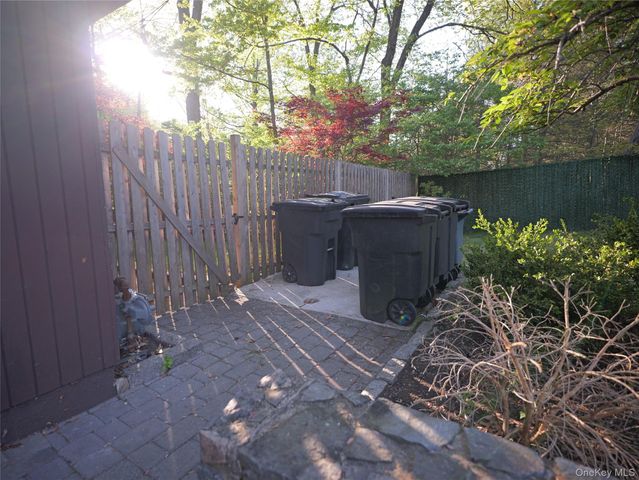 31 Dawn Lane, Suffern, NY 10901