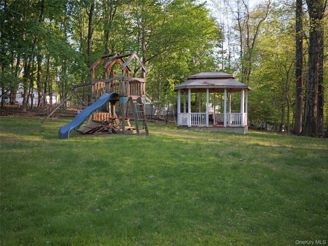 31 Dawn Lane, Suffern, NY 10901