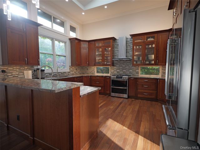 31 Dawn Lane, Suffern, NY 10901