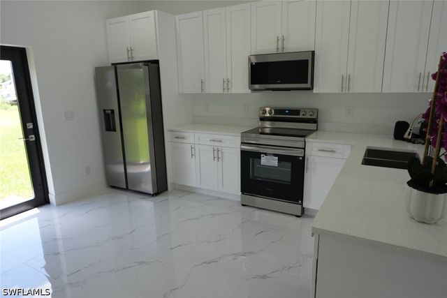 3931 Sunset RD, Lehigh Acres, FL 33971