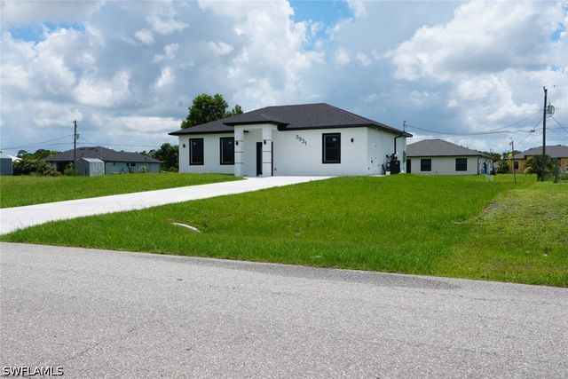 3931 Sunset RD, Lehigh Acres, FL 33971