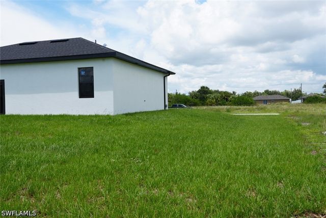 3931 Sunset RD, Lehigh Acres, FL 33971