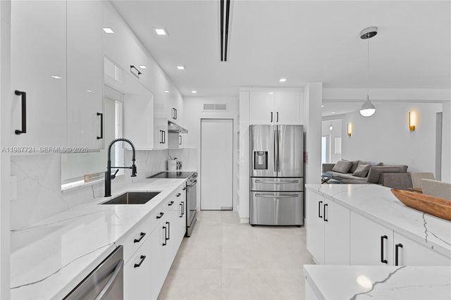 8926 Emerson Ave, Surfside, FL 33154