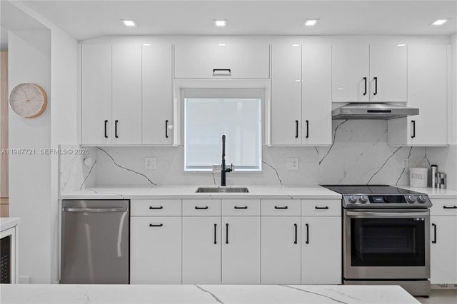 8926 Emerson Ave, Surfside, FL 33154