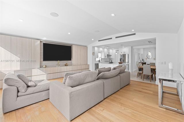 8926 Emerson Ave, Surfside, FL 33154