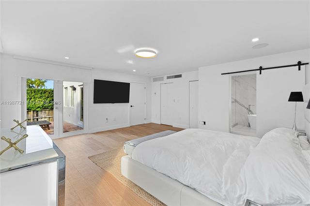 8926 Emerson Ave, Surfside, FL 33154