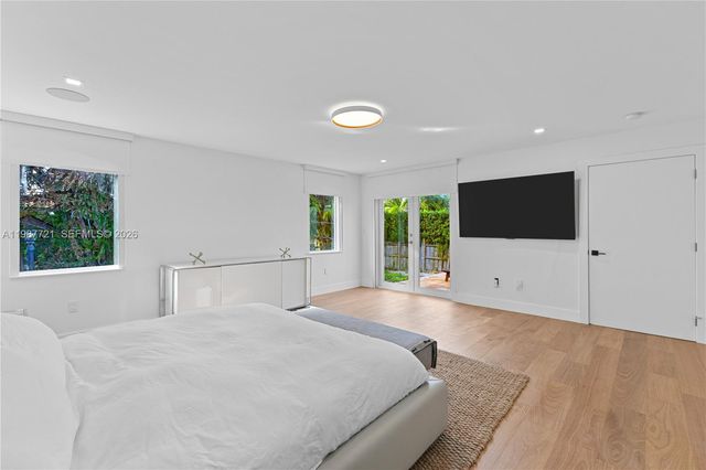 8926 Emerson Ave, Surfside, FL 33154