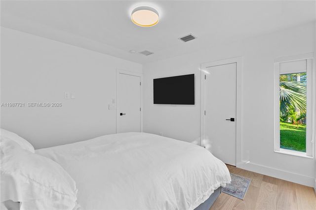 8926 Emerson Ave, Surfside, FL 33154