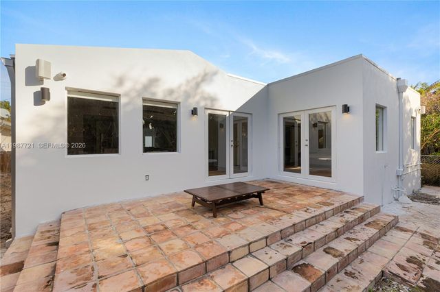 8926 Emerson Ave, Surfside, FL 33154