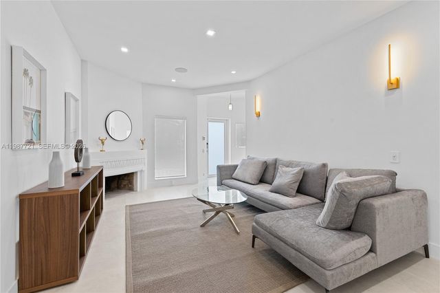 8926 Emerson Ave, Surfside, FL 33154