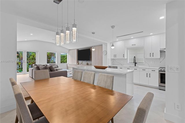 8926 Emerson Ave, Surfside, FL 33154