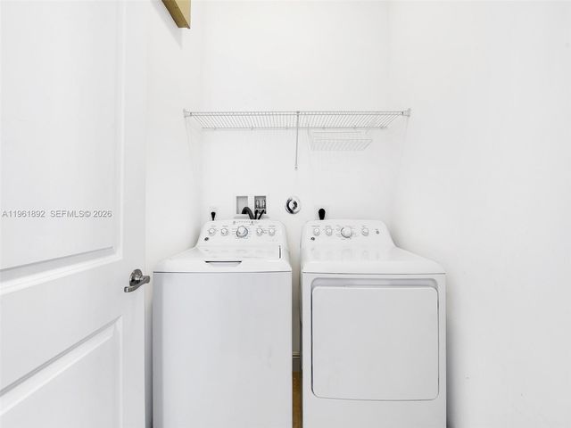 1732 NW 124th Pl, Pembroke Pines, FL 33028