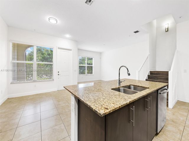 1732 NW 124th Pl, Pembroke Pines, FL 33028