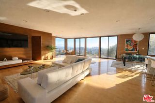 9300 Warbler Way, Los Angeles, CA 90069