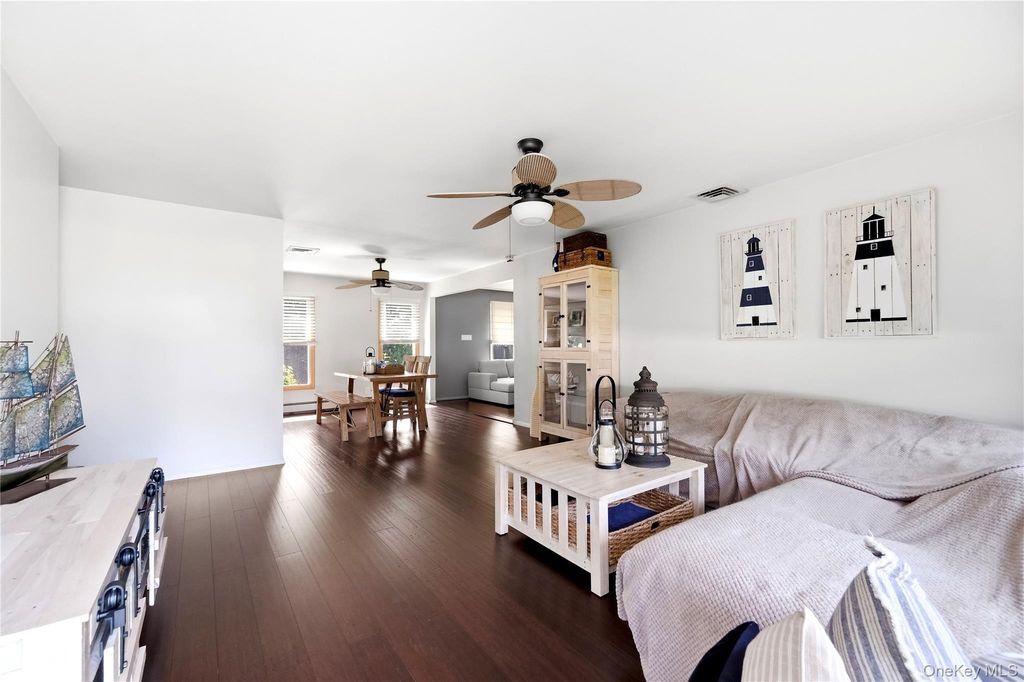 1 Wheeler Court, Deer Park, NY 11729 — photo 5
